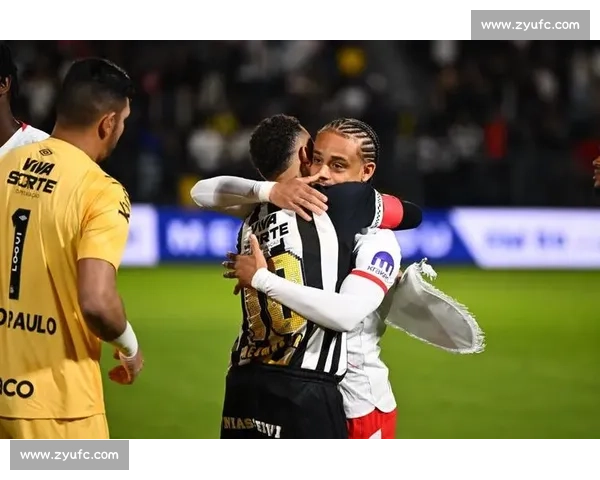 哈维 - 西蒙斯铁心离队！莱比锡标价 7000 万欧待售