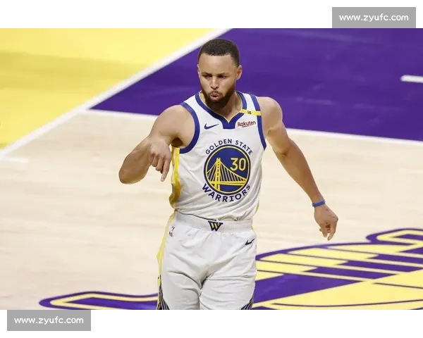 美媒评 NBA 历史最佳阵容：库里詹姆斯领衔现役双雄，乔鲨邓坐镇传奇防线